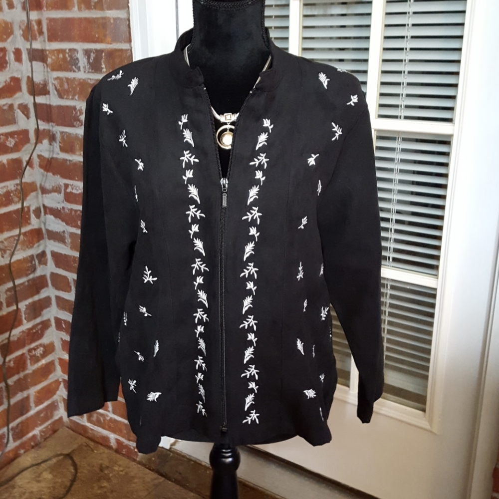 Bon Worth Petite black & white embroidered floral jacket Petite Medium EUC …
